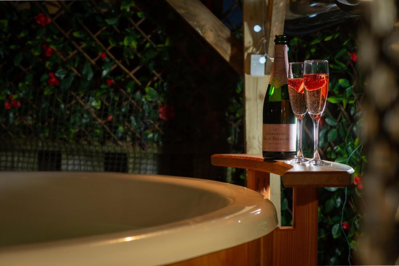 East Cottage * Wood Burning Hot Tub * Garden Сент-Ендрюс Екстер'єр фото