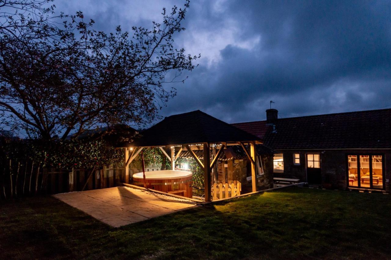 East Cottage * Wood Burning Hot Tub * Garden Сент-Ендрюс Екстер'єр фото